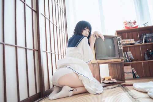 桜桃喵 - 盛夏制服 预览展示图 4
