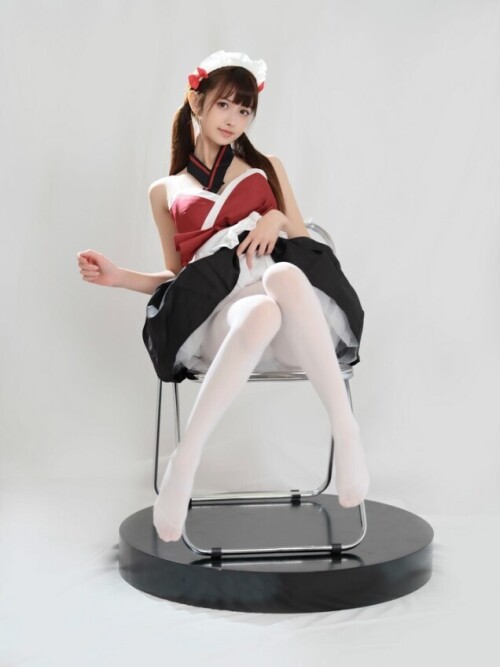 河豚抚子 – 红衣小女仆&居家比基尼 2 套 预览展示图 5