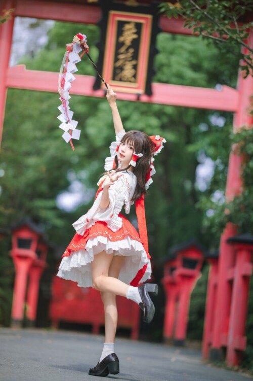 花柒Hana - 森森仙短款灵梦 预览展示图 3