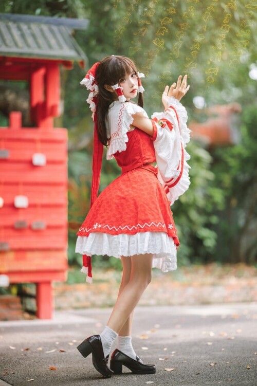 花柒Hana - 森森仙短款灵梦 预览展示图 2