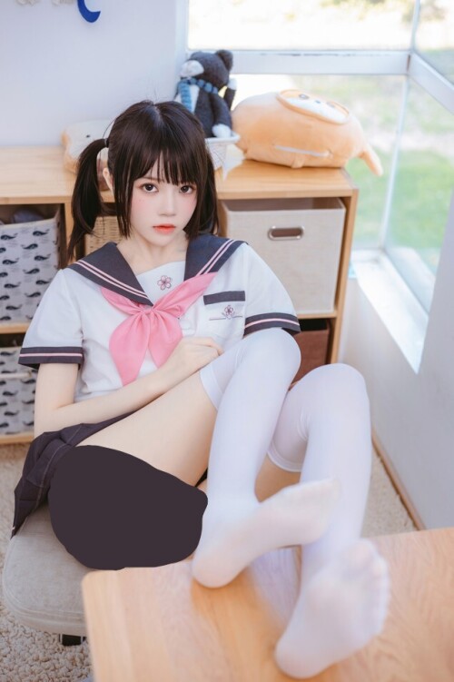 桜桃喵 - 草莓雪糕 预览展示图 1