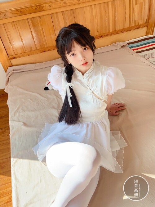 稚乖画册 - 夜夜 嬉戏 80d白丝 预览展示图 3