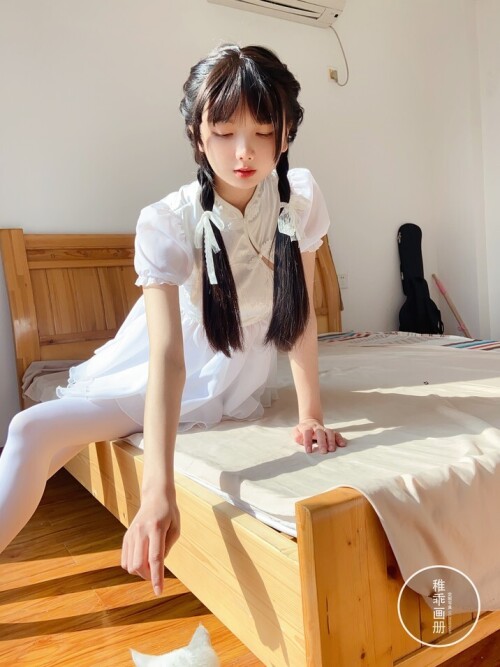 稚乖画册 - 夜夜 嬉戏 80d白丝 预览展示图 5
