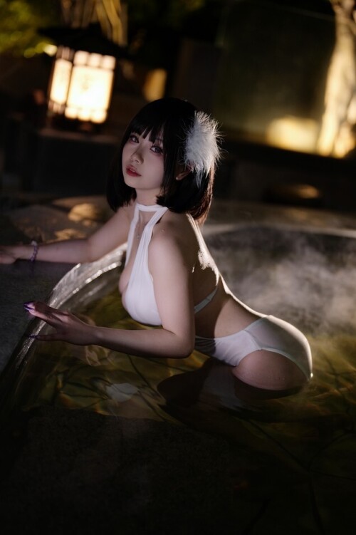 末夜787 - 夏日白色泳装 预览展示图 2