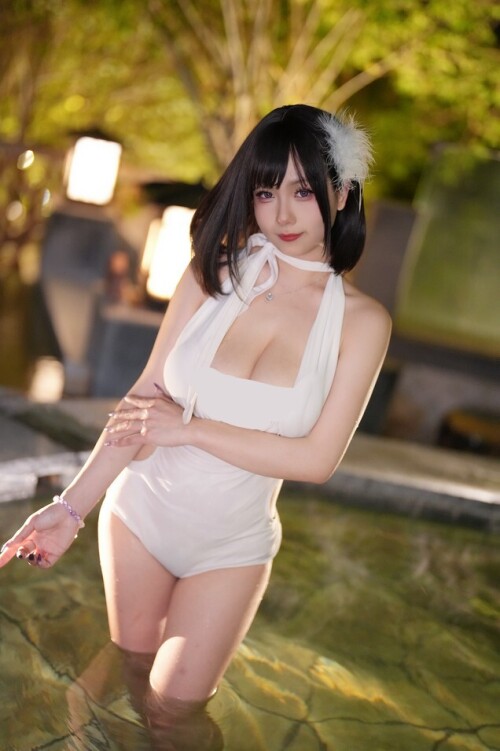 末夜787 - 夏日白色泳装 预览展示图 4