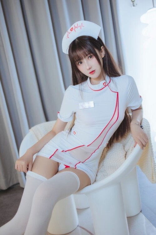 羽生三未 - 护士 预览展示图 3