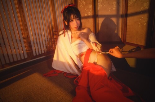 特软儿Sona – 巫女 [26P-992MB]