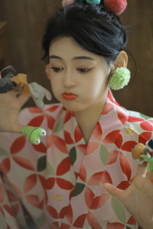 傅四维儿 - 和服少女宅家记 预览展示图 4