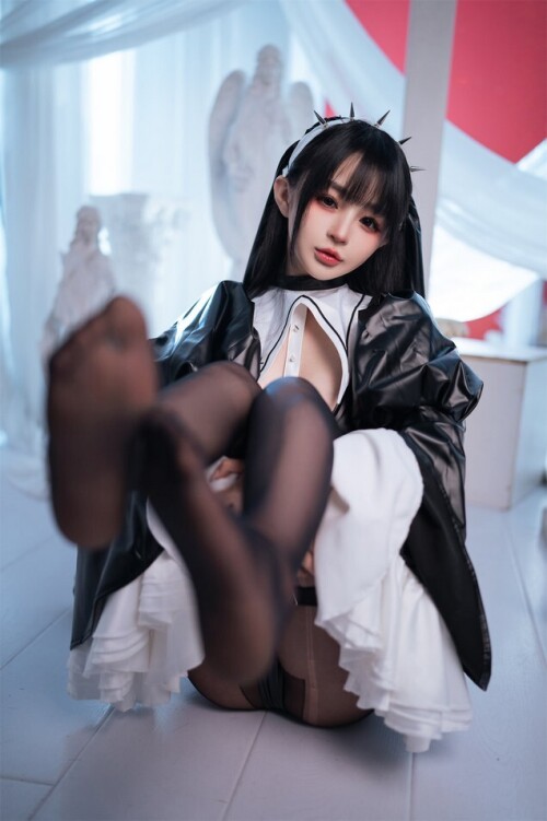 桜井宁宁 - 皮衣修女 预览展示图 1