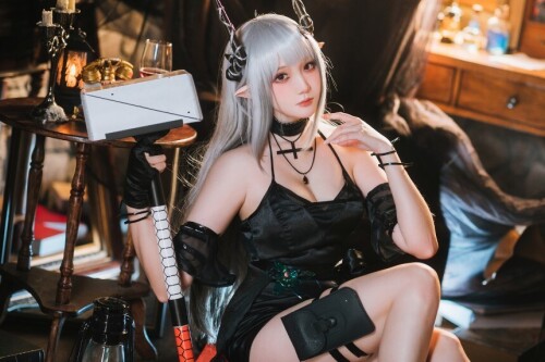 瓜希酱 – 明日方舟 泥岩音律联觉-零号特工 [25P-101MB]
