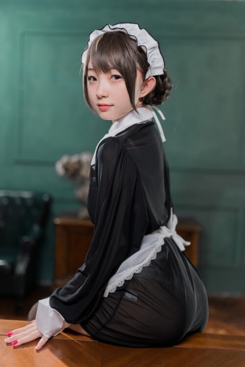 花铃 - 黑丝透明短裙女仆 预览展示图 3