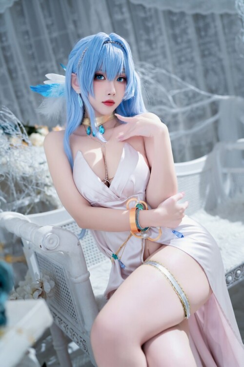 宮本桜 - NIKKE 胜利女神 海伦娜礼服 预览展示图 4
