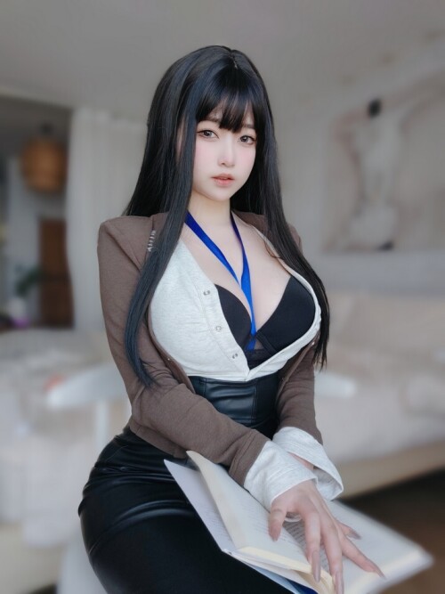女主K - 上司的秘密 预览展示图 2