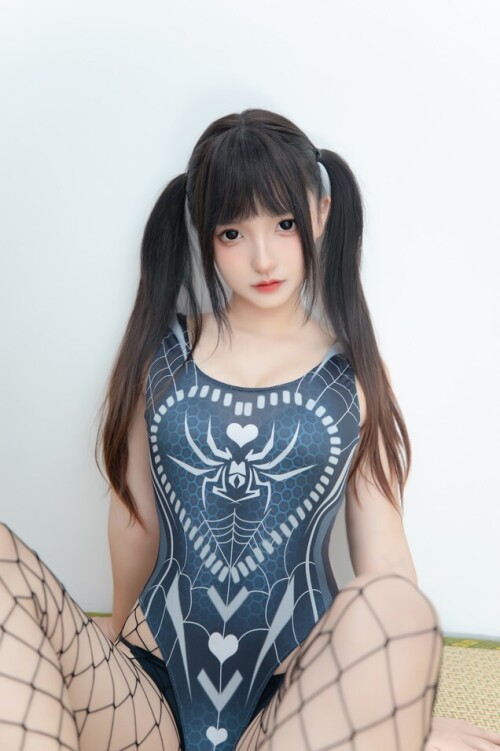 神楽坂真冬 - 蜘蛛女孩 预览展示图 6