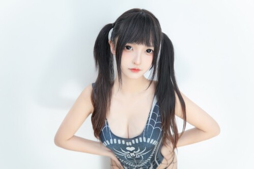 神楽坂真冬 - 蜘蛛女孩 预览展示图 1