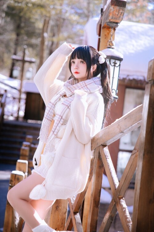 日奈娇 - 雪地少女 预览展示图 2