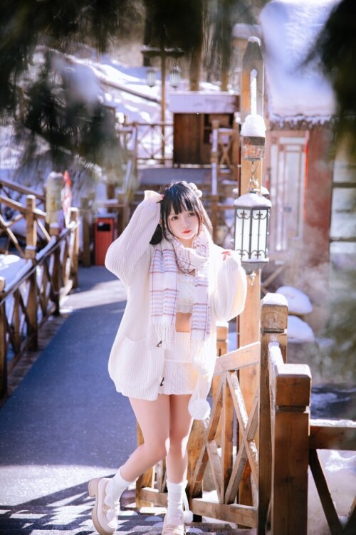 日奈娇 - 雪地少女 预览展示图 5