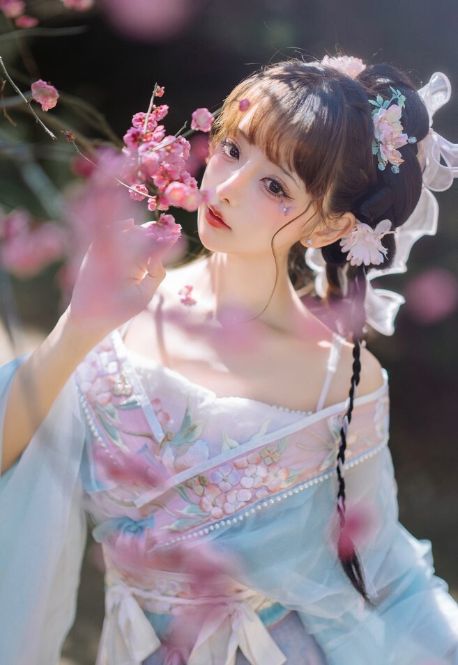 紫氯氯 – 二月梅花 [18P-81MB]