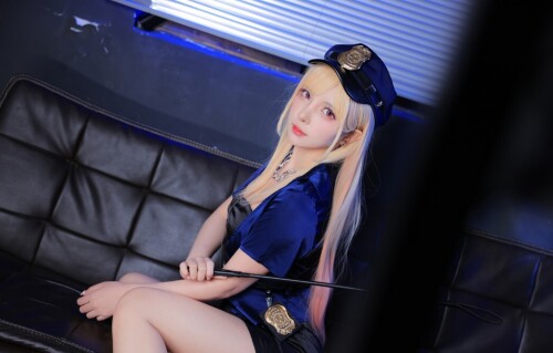 妍子坚不可摧 - 海梦女警cos 预览展示图 2
