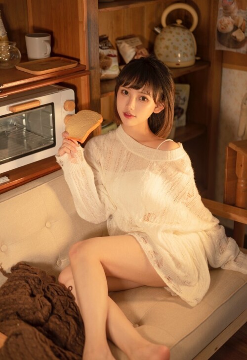阿璇学妹 – 夏天 [18P-58MB]