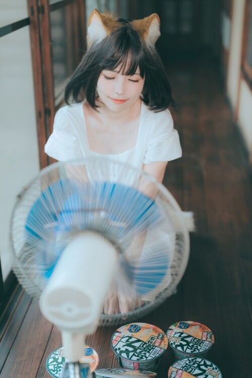 ElyEE子 -【寫真7月訂閱】✦Tier 4✦ Lovely LovEly 预览展示图 4
