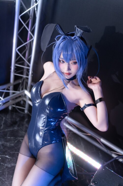 切切celia - 花园兔女郎 预览展示图 3