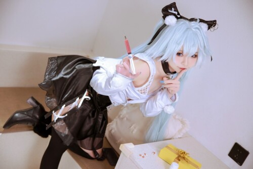 G44不会受伤 – 芙洛伦 白情 & 开箱 2 套