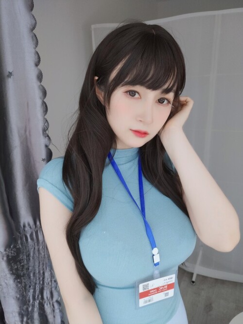 白银81 - 大欧派の後輩 预览展示图 3
