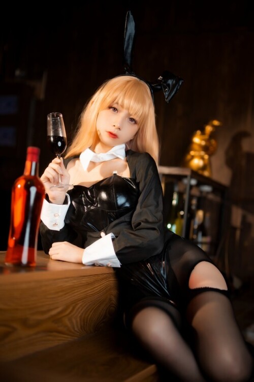 清青琴玖 – 喜多川兔女郎 & JOJO的奇妙冒险COS 2 套