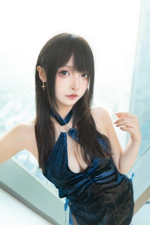 神楽坂真冬 - 蓝衣旗袍 预览展示图 5