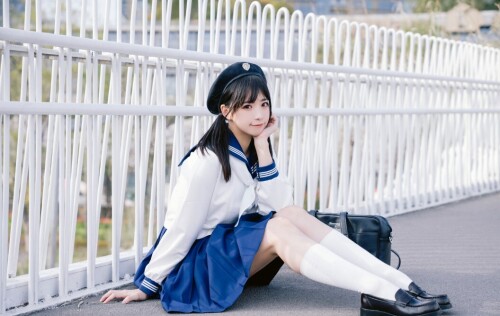 贤儿sherry - 水手服 预览展示图 3