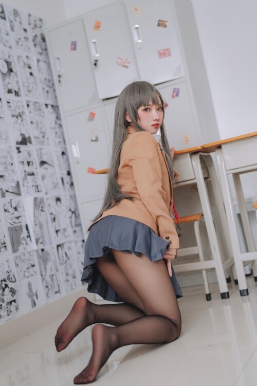 果咩酱w - 麻衣校服 预览展示图 3