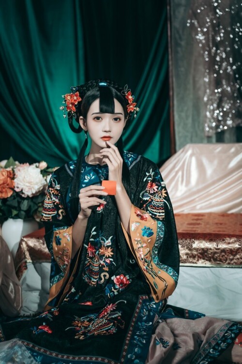 兔子Zzz不吃胡萝卜 – 更新2套作品集 预览展示图 1