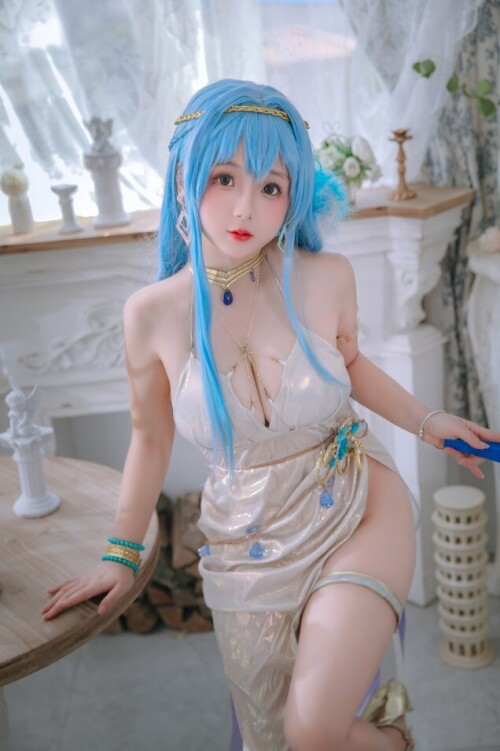 日奈娇 - 海伦礼服 预览展示图 4