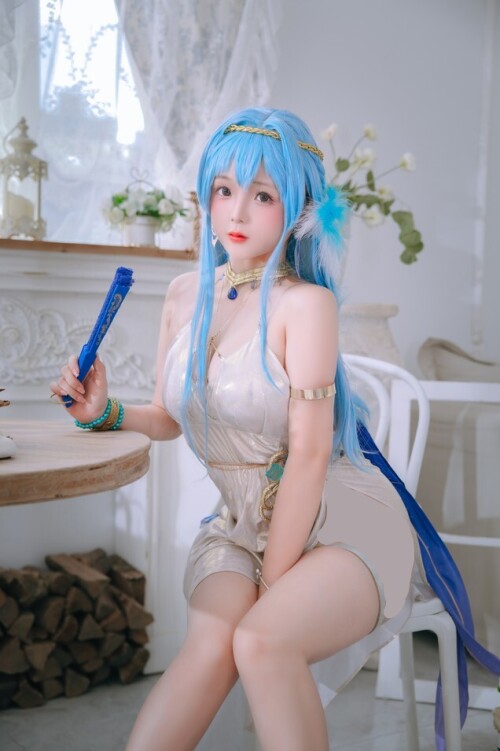日奈娇 - 海伦礼服 预览展示图 2