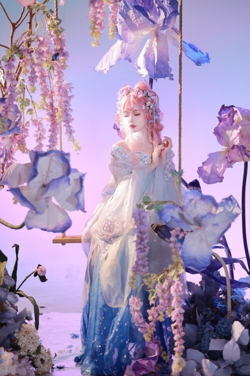怀里猫ovo - 花月夜蝶梦 预览展示图 2