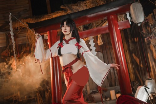 Natsuko夏夏子 – 祈愿巫女 [54P-192MB]