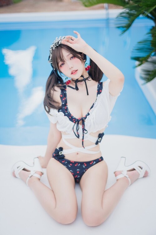 ElyEE子 -【寫真8月訂閱】✦Tier 4✦ Lovely LovEly 预览展示图 3