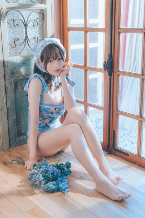 ElyEE子 -【寫真8月訂閱】✦Tier 4✦ Lovely LovEly 预览展示图 5