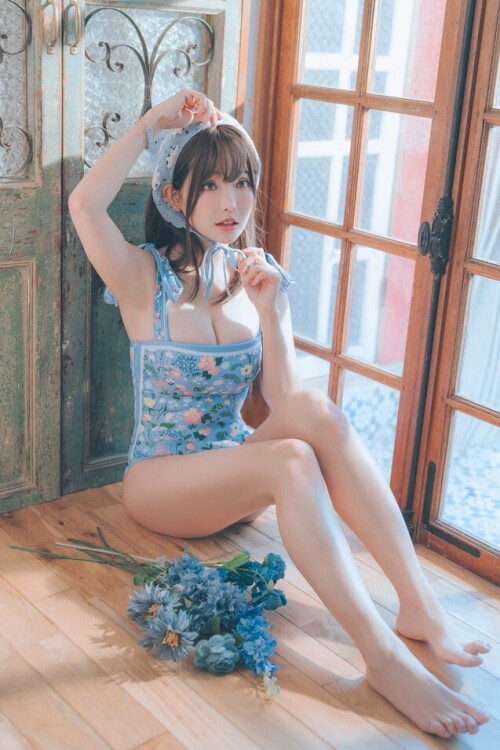 ElyEE子 -【寫真8月訂閱】✦Tier 4✦ Lovely LovEly 预览展示图 6