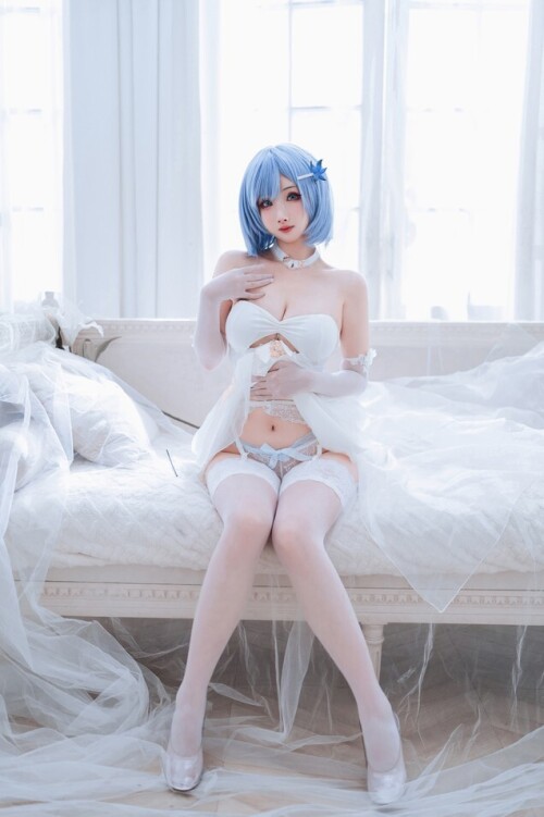 rioko凉凉子 - 恰巴耶夫礼服 预览展示图 1