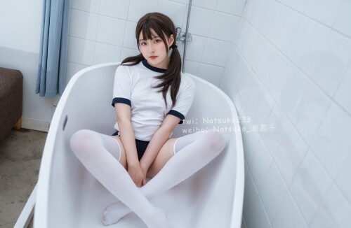 Natsuko夏夏子 - 体操服 预览展示图 3