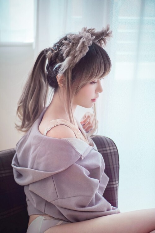 ElyEE子 - Stay Home with Me 预览展示图 5
