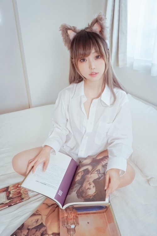 ElyEE子 - Stay Home with Me 预览展示图 2
