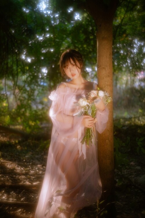 萌芽儿 - 林中少女 预览展示图 4