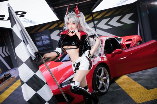 Momoko葵葵&瓜希酱 - 碧蓝航线 欧根&企业 赛车女郎 预览展示图 4