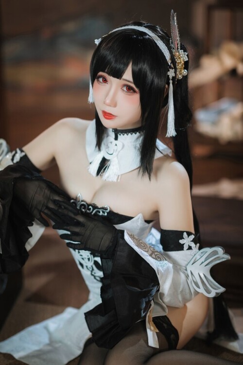 焖焖碳 - 碧蓝航线 鎮海 白黑礼服 预览展示图 4