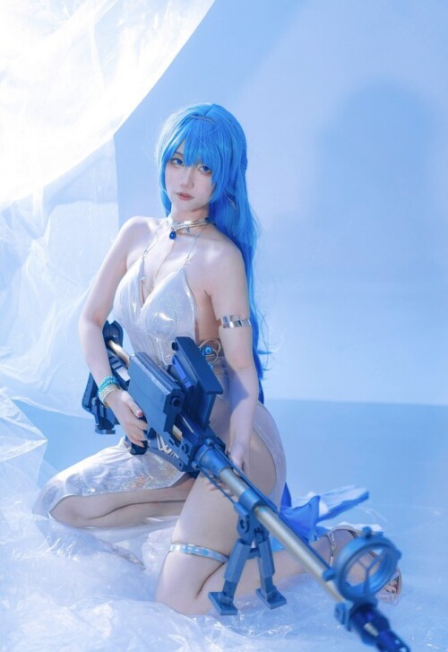 阿熊是个萌妹吗 - 海伦水晶派对礼服 预览展示图 5