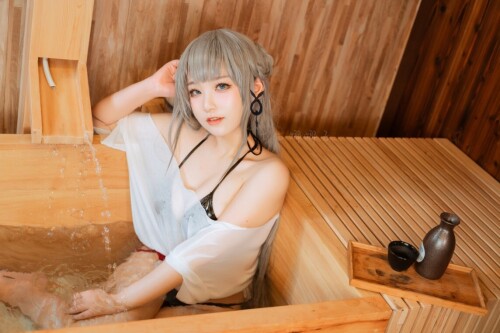 七七娜娜子 –  美因茨 [44P-377MB]