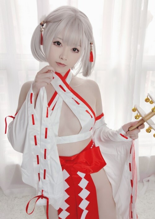 朝霧愛 - 巫女 预览展示图 3